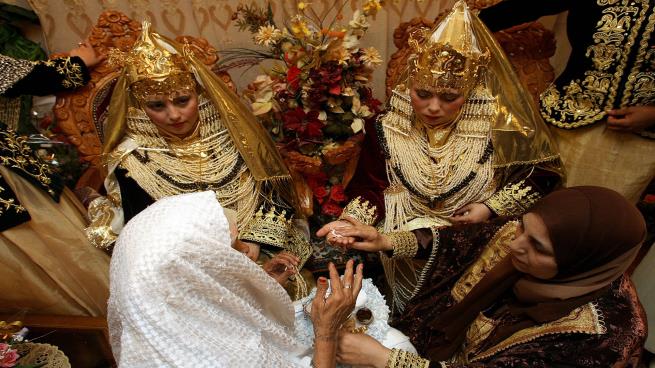 8227 6 افراح اسلامية - مظاهر الاحتفال بالاعراس الدينيه من حول العالم غنى ميثاق